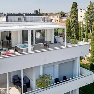 https://luxury-suite-la-finestra-sul-lago.hotelinveneto.com